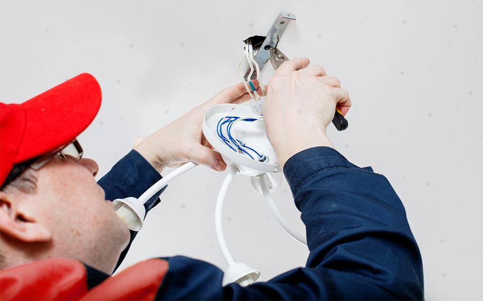je recherche un électricien Courbevoie